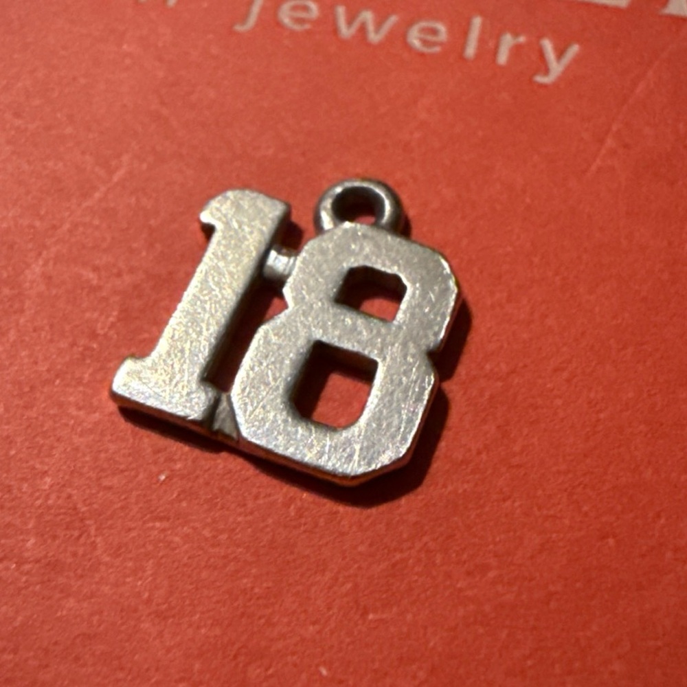 James Avery sterling silver Ivy League '18 cut preowned